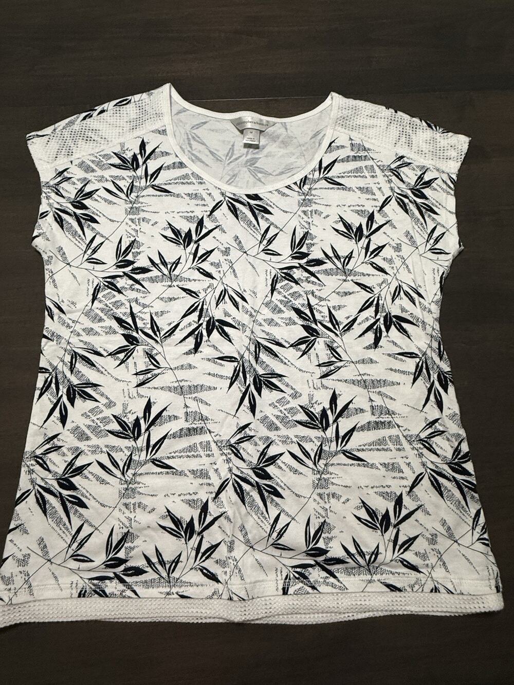 Christopher & Banks Size Medium Navy And White Floral Print Short Sleeve Shirt